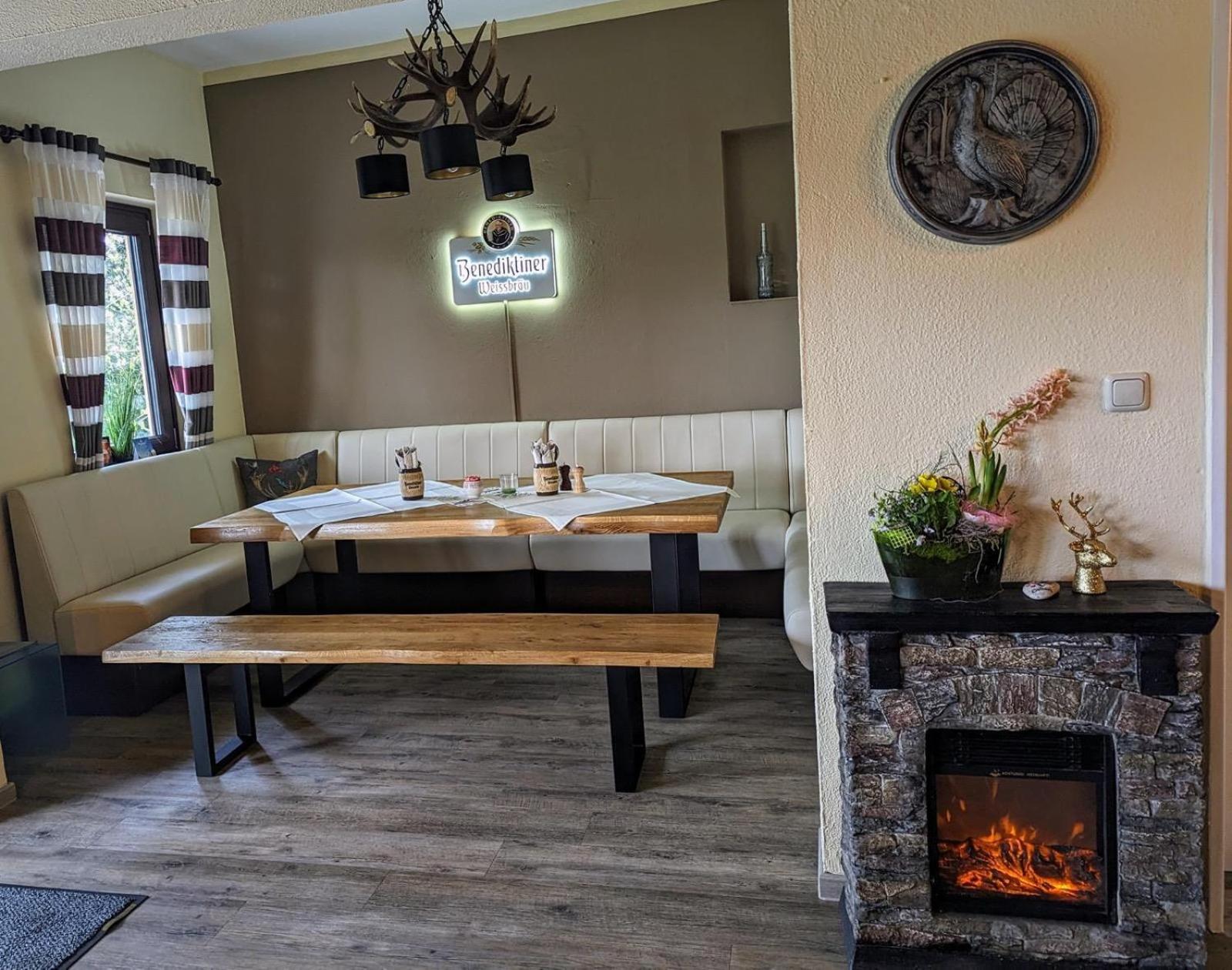 Hotel-Restaurant Hubertus Brome Exterior photo